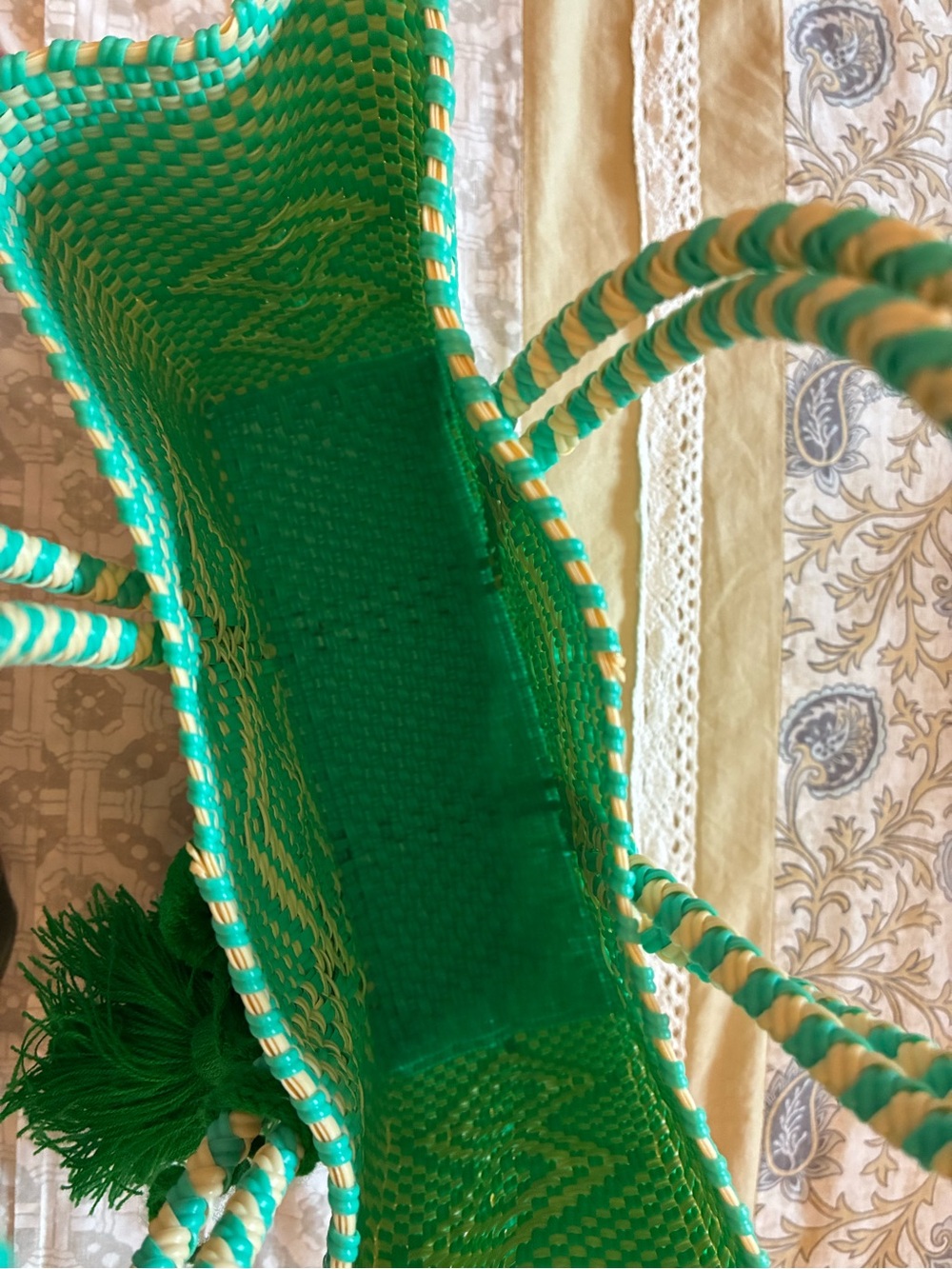 Handwoven Green & Cream Tote Bag with Tassel Charm - Picture 4 of 4
